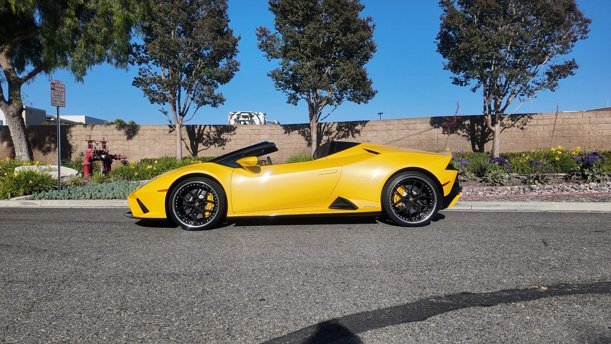 Yellow Lamborghini Huracán Evo Spyder photographed in Miami